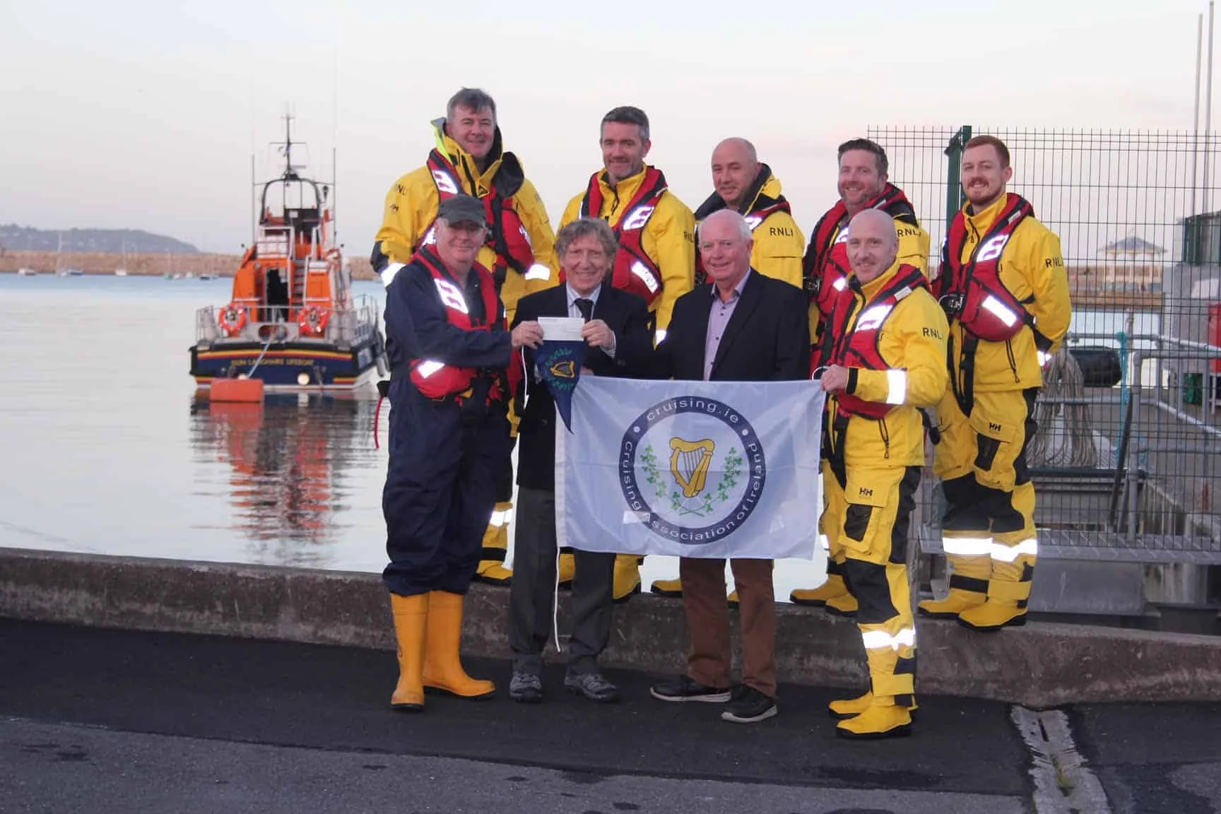 rnli donation three bridges cruise