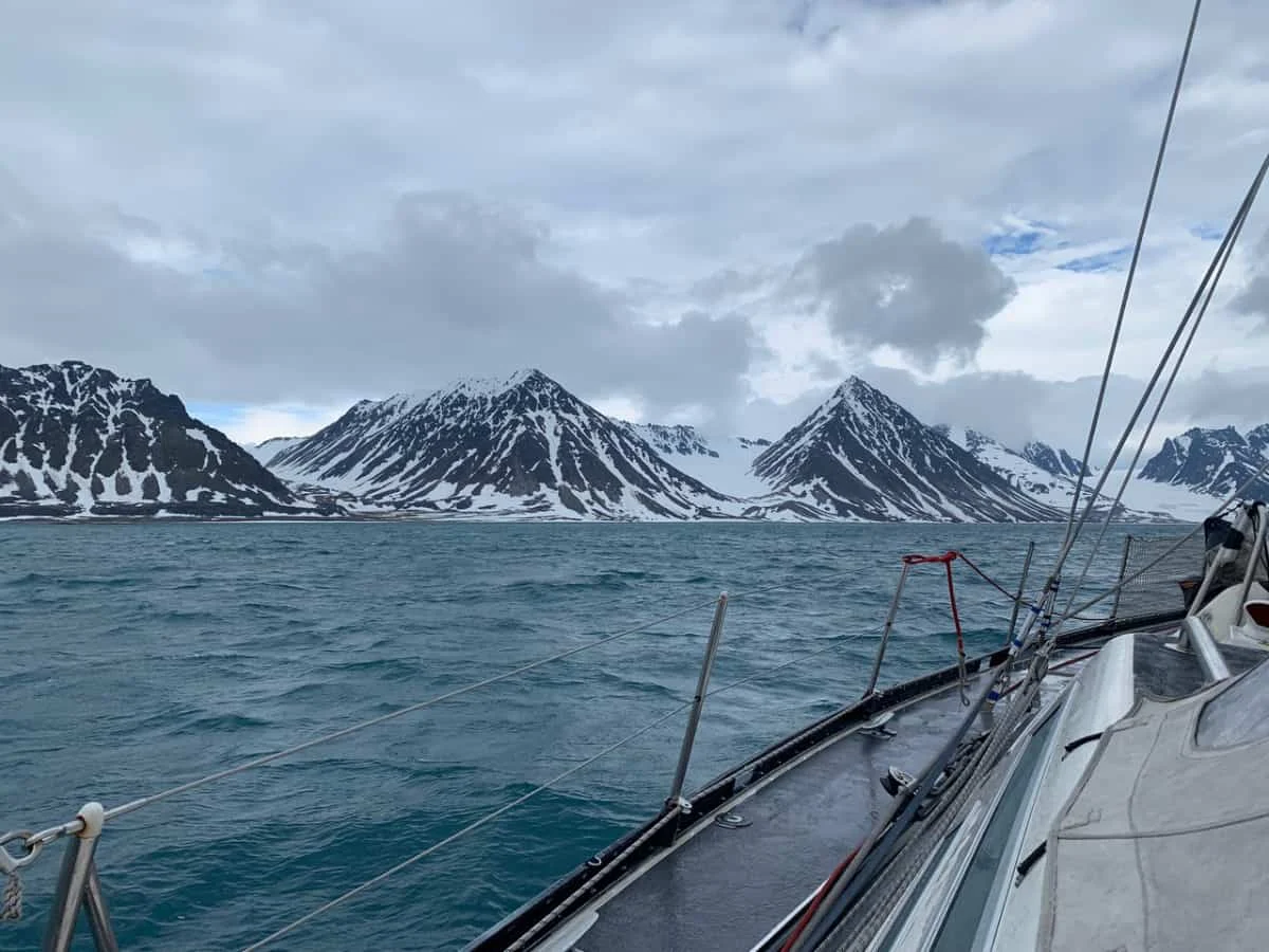 The Northern Latitudes sailig by Leszek Wolnik